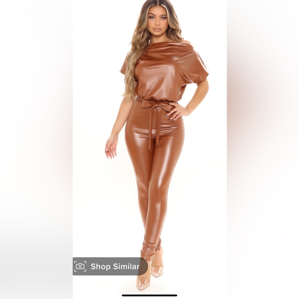 Never worn  sz 1x  faux leather fashion nova jumpsuit